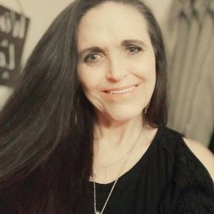 Meet your Posher, Monica